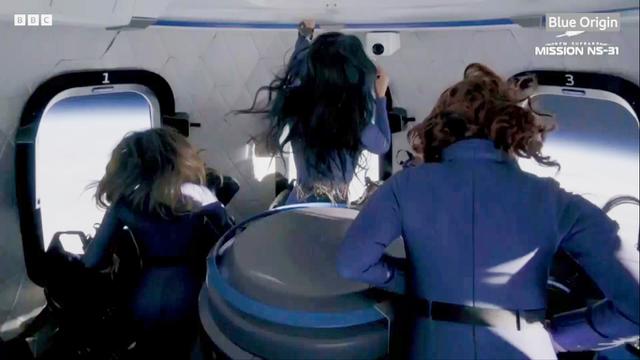 Katy Perry ke Luar Angkasa