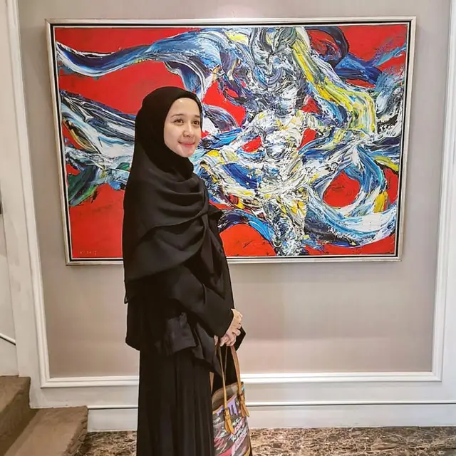 6 Potret Terbaru Laudya Cynthia Bella Penampilannya Makin Syari, Banjir Pujian
