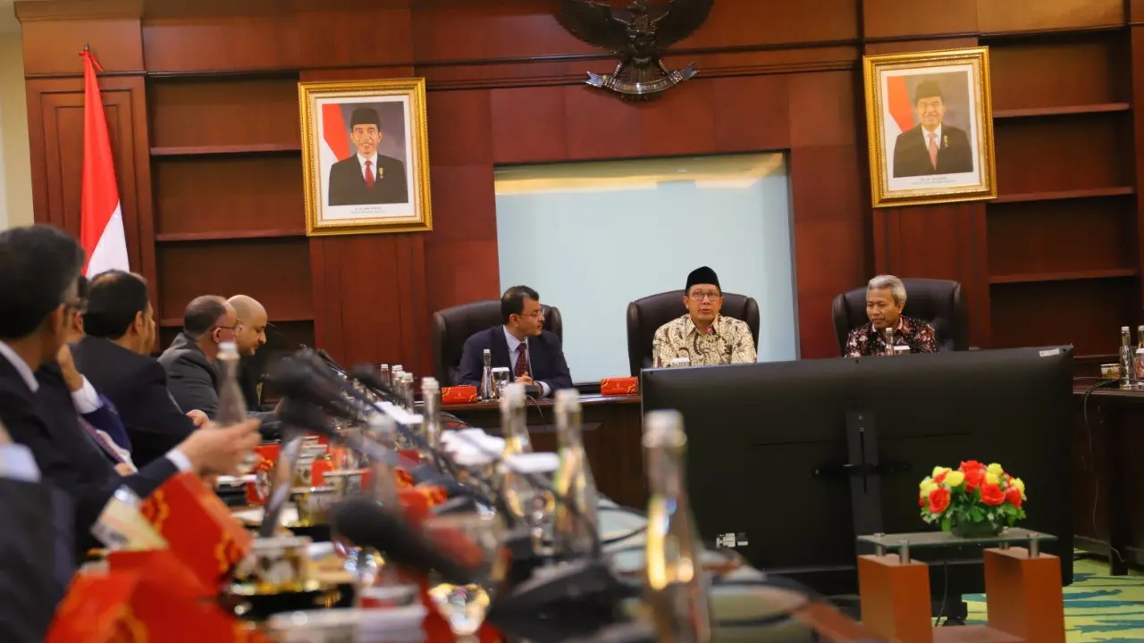 Menteri Agama Lukman Hakim Saifuddin menerima Wakil Dirjen Imigrasi Kerajaan Arab Saudi Khaled Al Aloteibi, di Kantor Kementerian Agama, di Jakarta, Senin (8/4/2019). Dok Kemenag/Rusydi