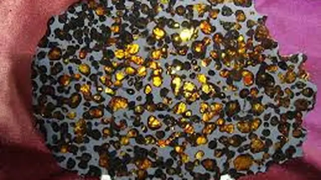 Kerennya 4 Batu Meteorit Ini, Dijual Dengan Harga Fantastis