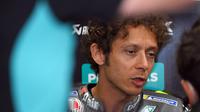 Valentino Rossi kembali bernasib apes karena gagal finis di MotoGP Katalunya (AFP)