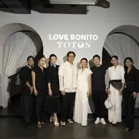 Koleksi busana berbahan lace ini mengajak perempuan mengenakan pakaian yang membuat mereka merasa percaya diri dan tampil maksimal. (Foto/dok: Love, Bonito X TOTON)