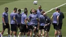 Pemain Real Madrid, Pepe saat mengikuti sesi latihan jelang laga final Liga Champions di Madrid, Spanyol (30/05/3017). Di laga final nanti Real Madrid akan berhadapan dengan Juventus. (AP/Paul White) 