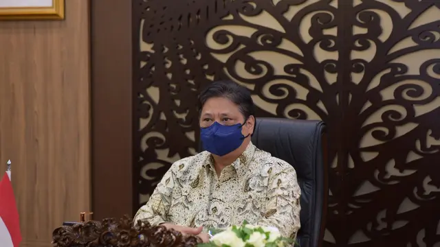 Menteri Koordinator Bidang Perekonomian Airlangga Hartarto, dalam Konferensi Pers Ratas Evaluasi PPKM secara virtual, di Jakarta, Senin (18/10/2021). (Sumber ekon.go.id)
