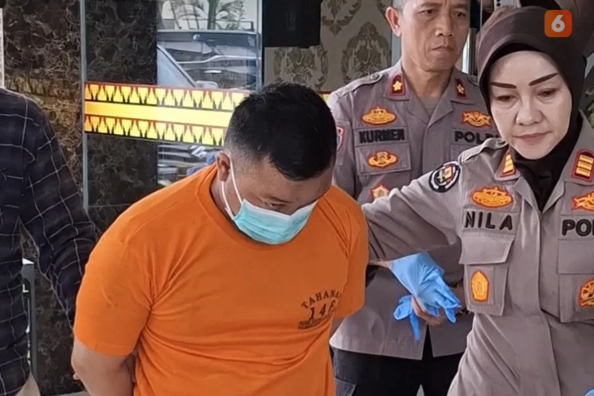 SAB (41) tersangka pemerkosaan dua santriwati di Bandar Lampung. Foto : (Liputan6.com/Ardi).
