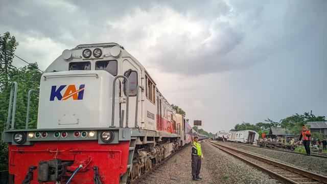 KA Purwojaya Anjlok di Kedunggede Bekasi, Sementara Hanya Bisa Dilewati Satu Jalur