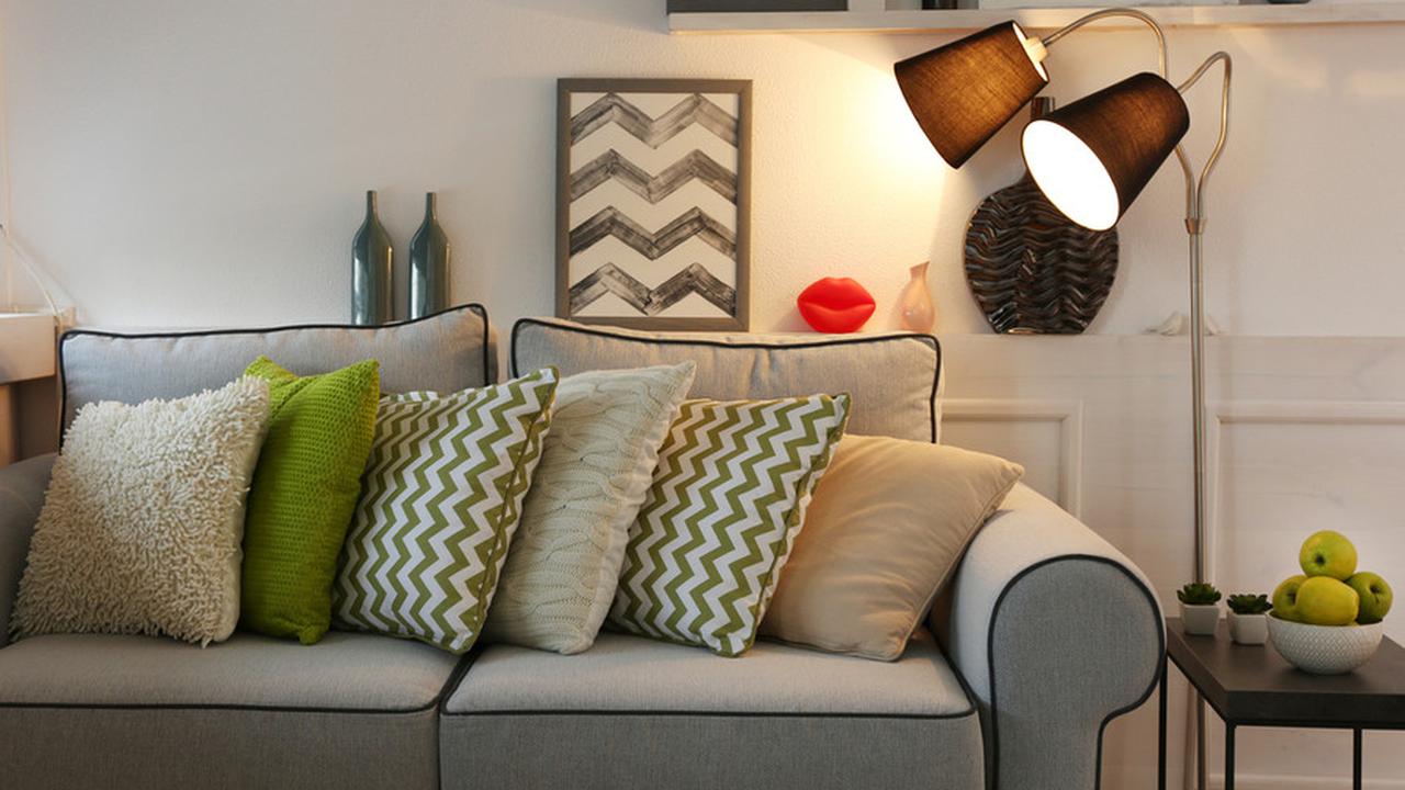 interior rumah, ruang makan, ruang tamu, sofa, minimalis