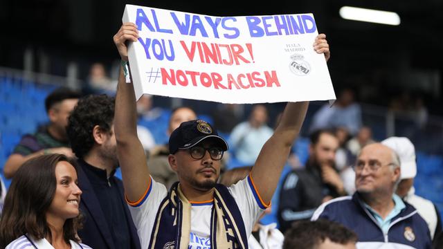 Foto: Aksi Dukungan Real Madrid untuk Vinicius Jr setelah Menjadi Korban Rasisme di Liga Spanyol