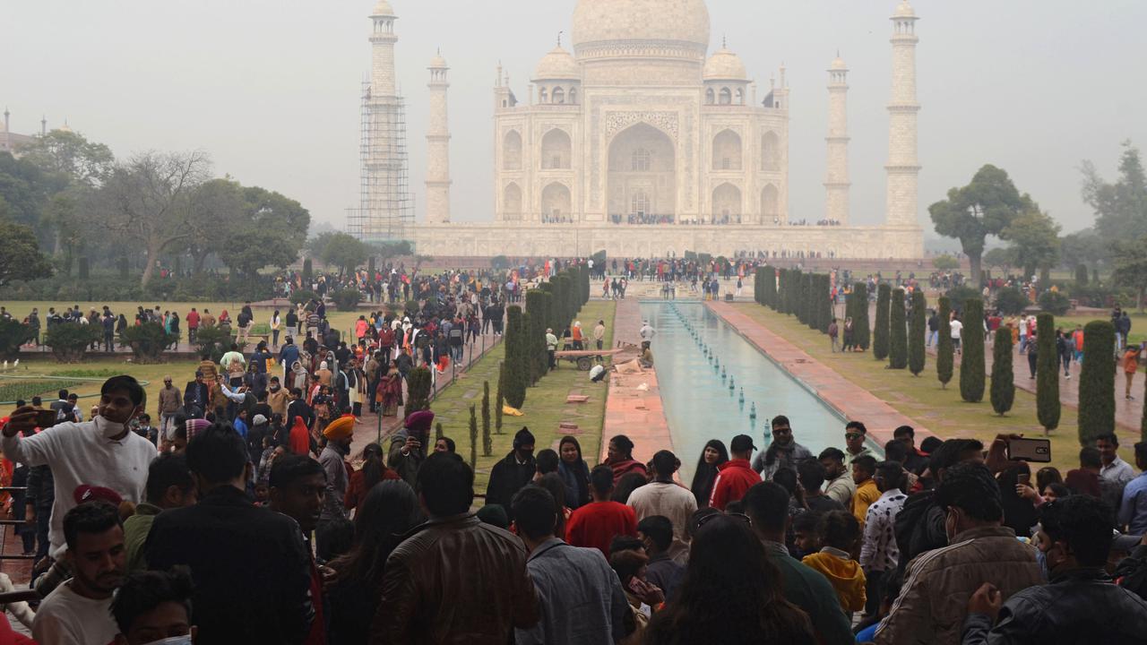 Pembatasan Kunjungan Dicabut, Taj Mahal Kembali Dipadati Ribuan Turis di Tengah Pandemi