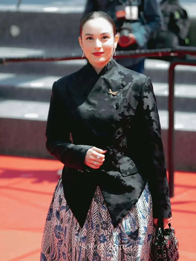 Chelsea Islan di Cannes 2025