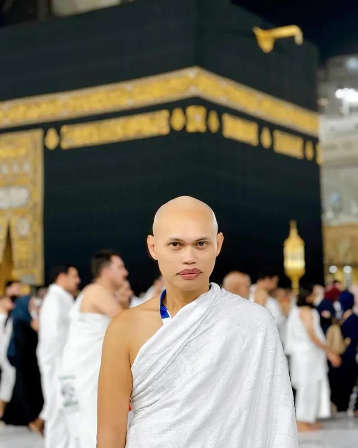 6 Artis Rayakan Tahun Baru 2025 dengan Ibadah Umroh, Liburan di Tanah Suci