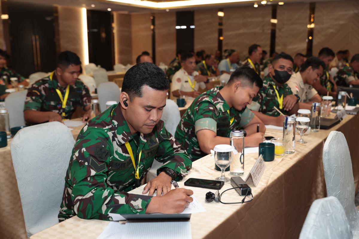 Pelatihan jurnalistik para personel penerangan TNI AD di Hotel Novotel Mangga Dua, Jakarta, Kamis (9/10/2025)
