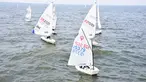 Memasuki hari kedua pelaksanaan Indonesia Regatta Series I dan Kejuaraan Nasional (Kejurnas) Layar 2026, TNI AL terus memberikan dukungan penuh terhadap jalannya perlombaan yang berlangsung di Indonesian National Sailing Center, Jakarta Utara, Sabtu (9/5). (Dok. Dispen AL)