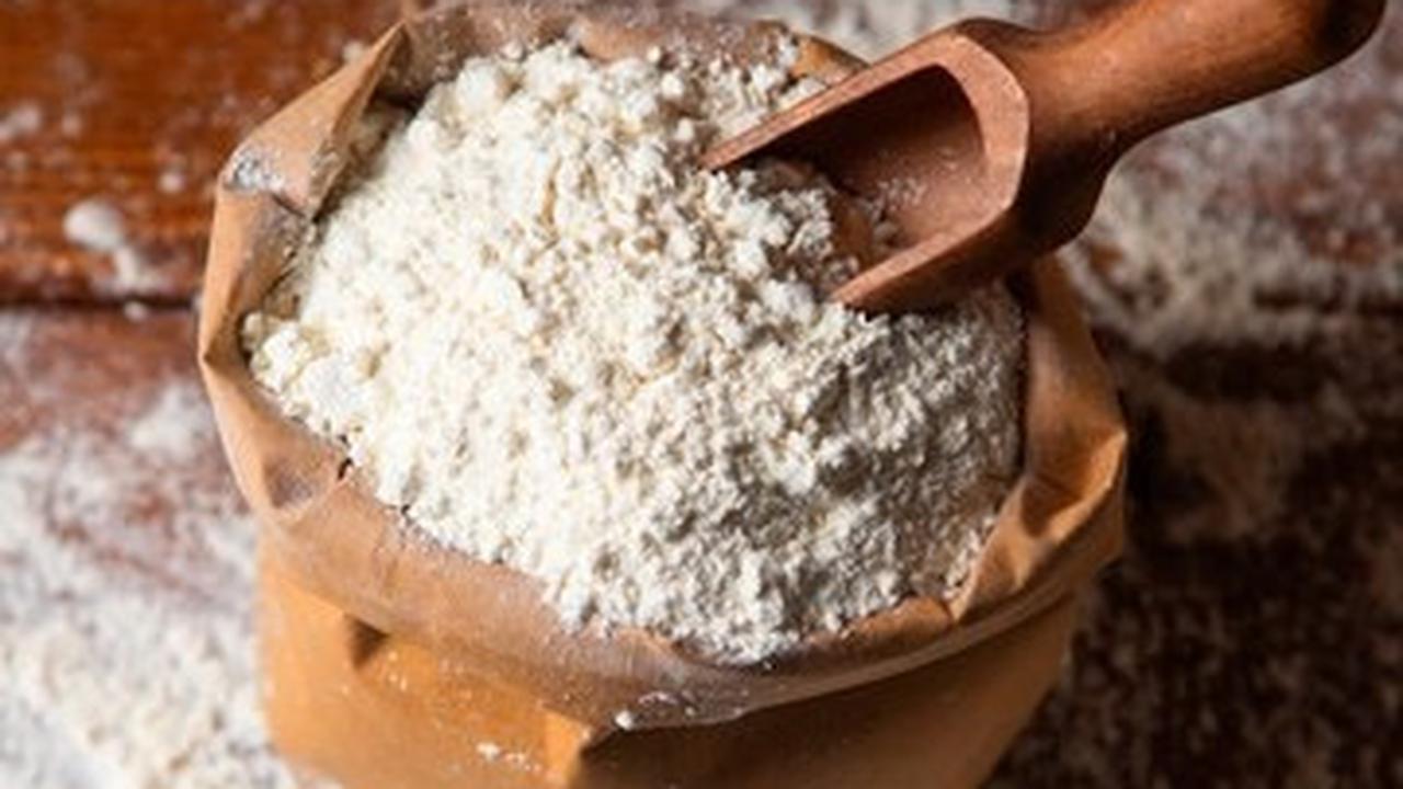 Tinggi serat dan protein, tepung ini juga mengandung zat besi dan antioksidan yang dapat melawan peradangan dalam tubuh. Pastikan produk yang Anda pilih benar-benar bebas gluten.