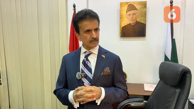 Duta Besar Pakistan untuk Indonesia Zahid Hafeez Chaudhri pada Selasa (5/8/2025) bicara soal pengalamannya selama tinggal di Indonesia. Ia juga menyinggung soal makanan dan destinasi favoritnya (Dok. Liputan6.com/Teddy Tri Setio Berty).