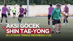Berita video laporan langsung dua jurnalis Bola.com, M. Adi Yaksa dan Ikhwan Yanuar, soal latihan Timnas Indonesia U-23 di Vietnam, hadir juga aksi menggocek dari Shin Tae-yong, Senin (9/5/2022).