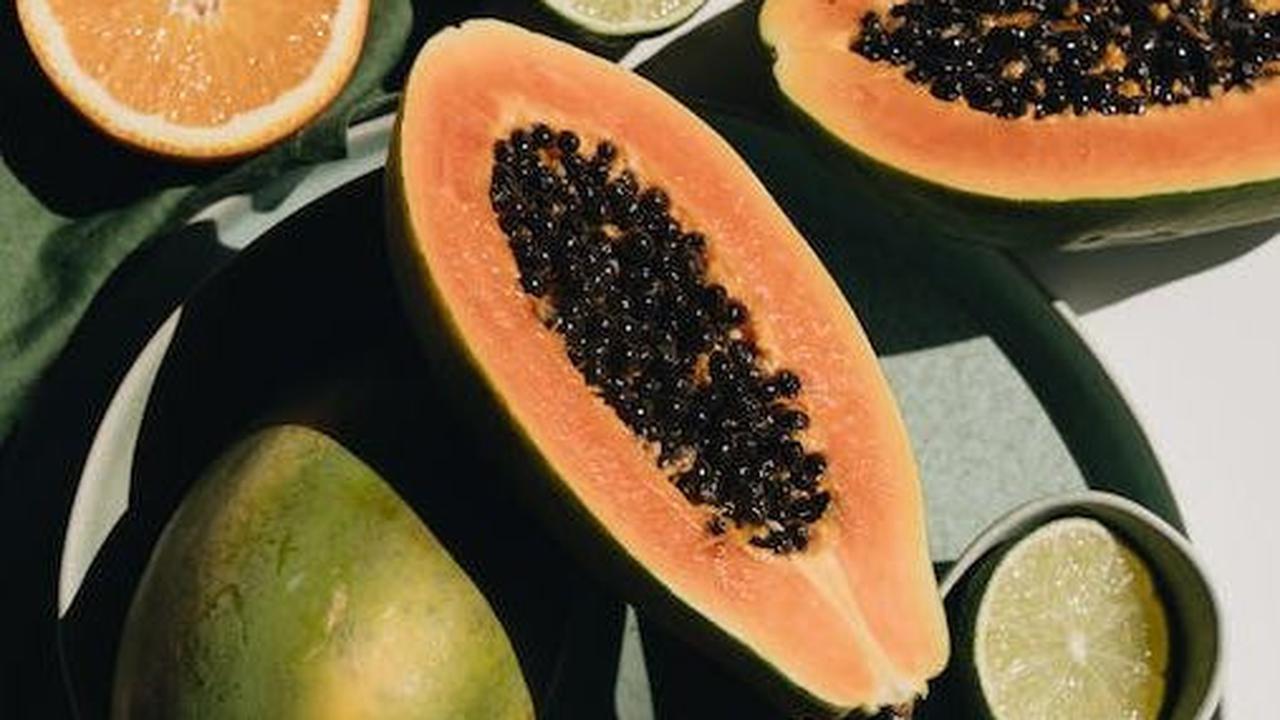 4. Alpukat<br><br>Alpukat mengandung lemak baik yang dapat membantu memperbesar payudara. Lemak baik ini sangat penting bagi mereka yang ingin meningkatkan ukuran payudara.