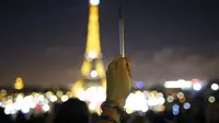 Hormati korban teror di Charlie Hebdo, Menara Eiffel dipadamkan (Reuters)