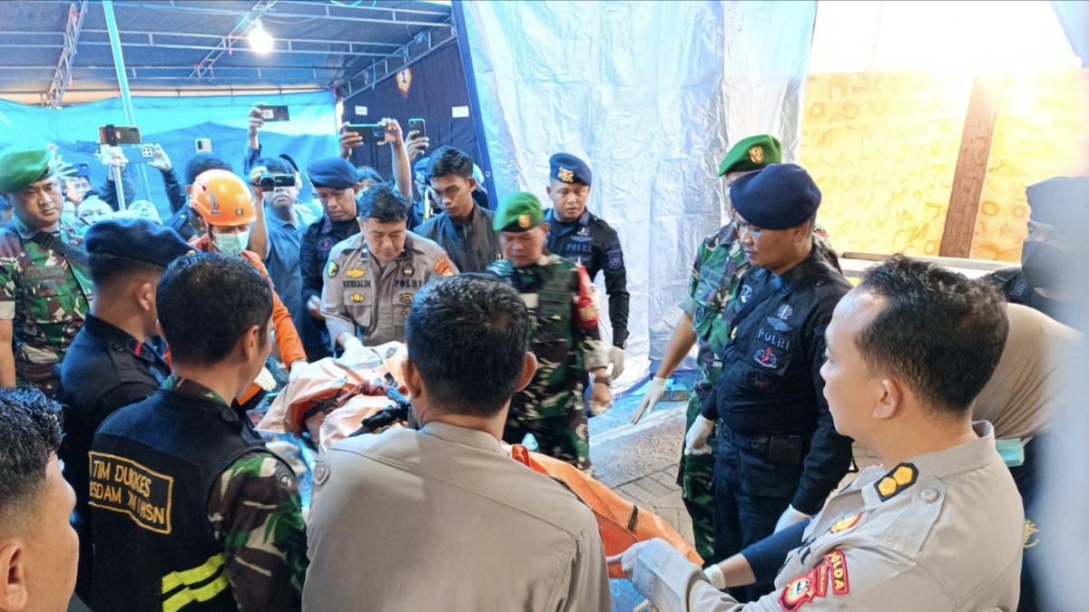 Kondisinya Membengkak, Tim DVI Kesulitan Identifikasi Jenazah Pria Korban Pesawat ATR 42-500