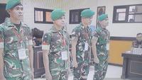 Empat prajurit yang menjadi terdakwa dalam kasus penganiayaan hingga menewaskan Prada Lucky Chepril Saputra Namo divonis 6,5 tahun penjara dikurangi msa tahanan sementara, disertai pidana tambahan berupa pemecatan dari dinas militer Cq. TNI Angkatan Darat (AD). (Foto: Antara)
