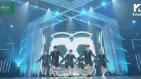 Bangtan Boys saat tampil dalam MelOn Music Awards 2015 yang berlangsung di Seoul Olympic Gymnastics Arena di Seoul, Korea Selatan, 7 November 2015