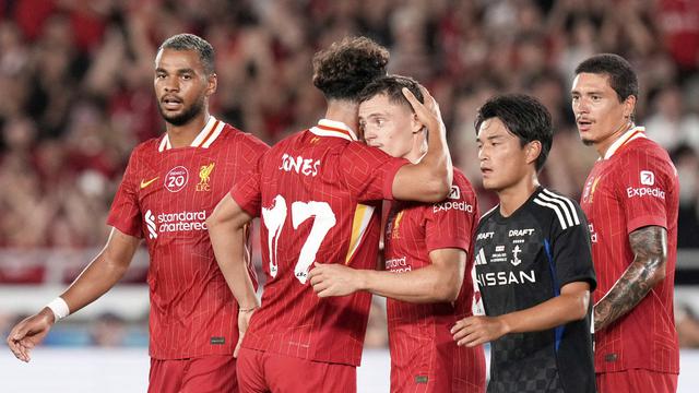 Skuad Liverpool merayakan gol Florian Wirtz ke gawang Yokohama F. Marinos di laga uji coba di Jepang, Rabu (30/07/2025). (AP Photo/Eugene Hoshiko)