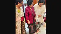 Menteri Keuangan Sri Mulyani membagikan cerita lucu saat dirinya dan Menteri Luar Negeri Retno Marsudi bersilaturahmi ke rumah Ketua Umum PDIP Megawati Soekarnoputri saat Lebaran. (Instagram @smindrawati)