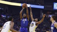 Kawhi Leonard (no 2) memimpin Clippers menghajar Warriors pada lanjutan NBA (AP)