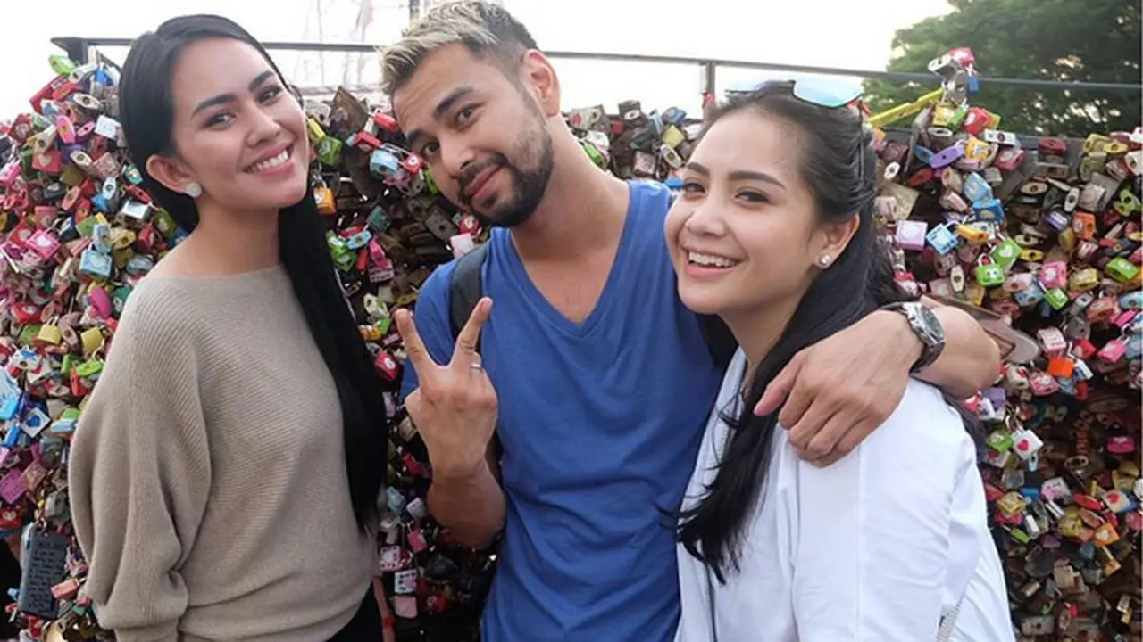 Kartika Putri bersama Raffi Ahmad dan Nagita Slavina