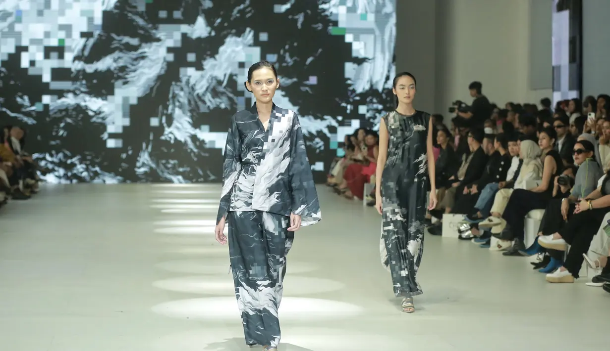 Koleksi kolaborasi dari K.A.L.A Studio x Isha Hening ini hadir untuk dapat menjadi pengingat beragam momentum berharga, dengan
segala perjuangan dan tantangannya yang kerap dihadapi oleh banyak orang. [Foto: Dok. Istimewa]