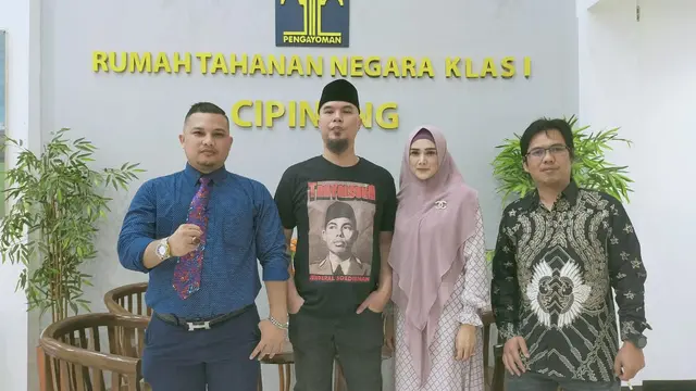 Mulan Jameela menjemput Ahmad Dhani (ist)