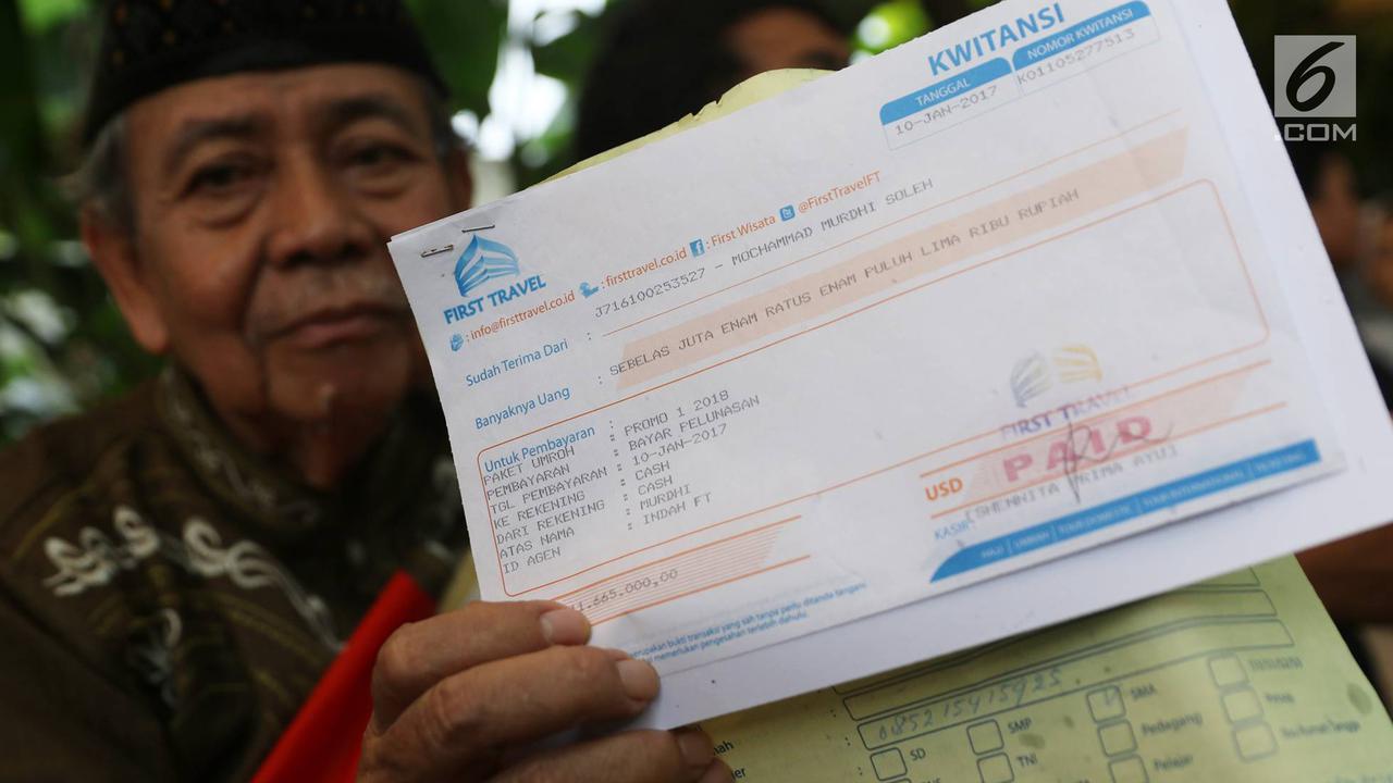 PHOTO: Pemilik First Travel Ditangkap, Calon Jemaah Terkatung - katung