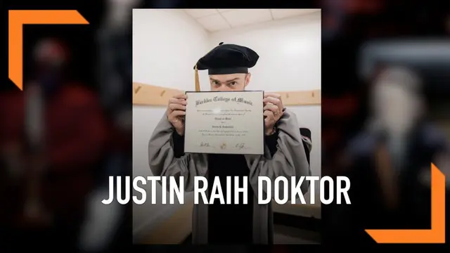 Justin Timberlake meraih gelar doktor musik dari Berklee College of Music di Boston, AS. Momen kebahagiaan saat ia menggunakan toga diunggahkan di media sosial.