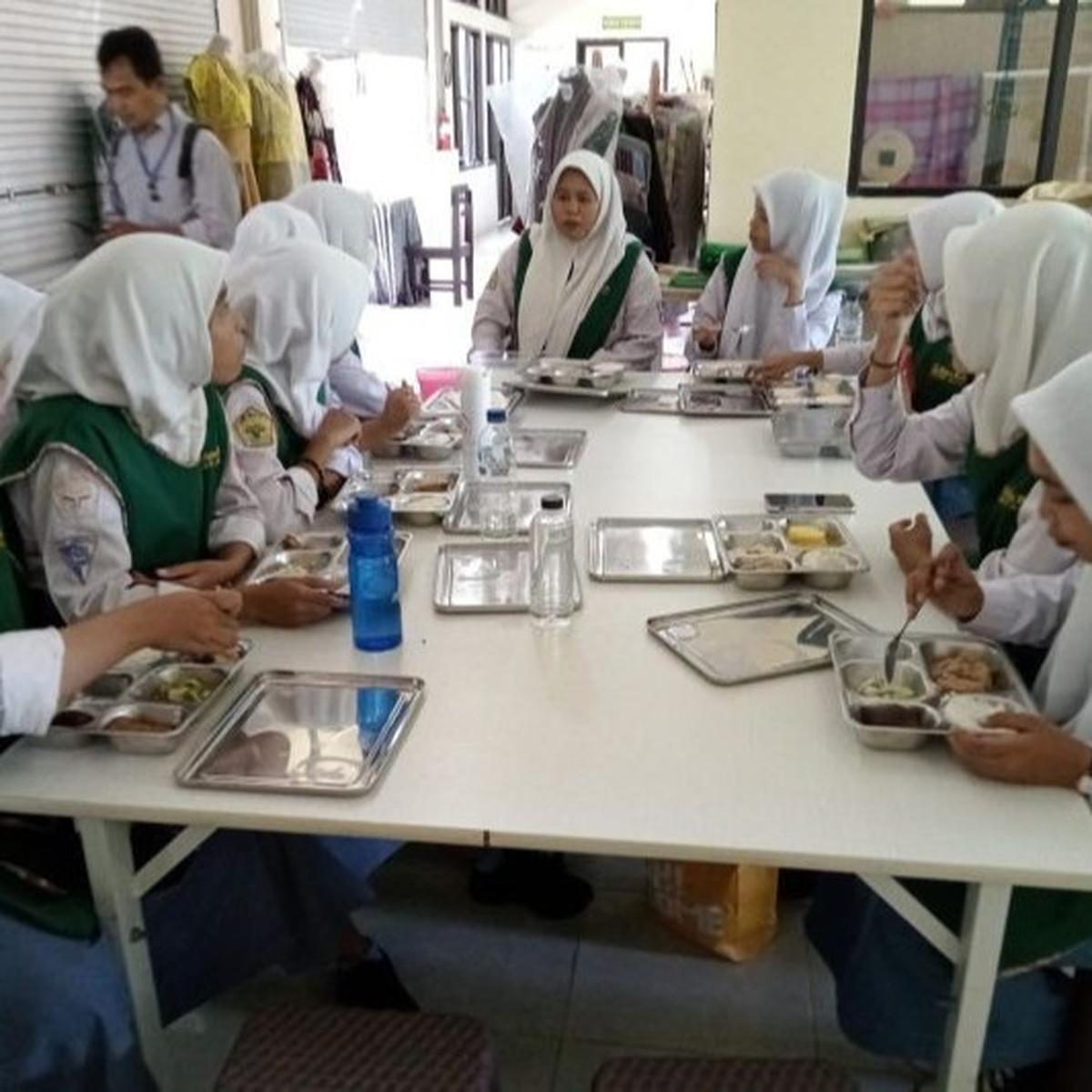 Program Makan Bergizi Gratis (MBG) di Mataram Disambut Antusias Siswa