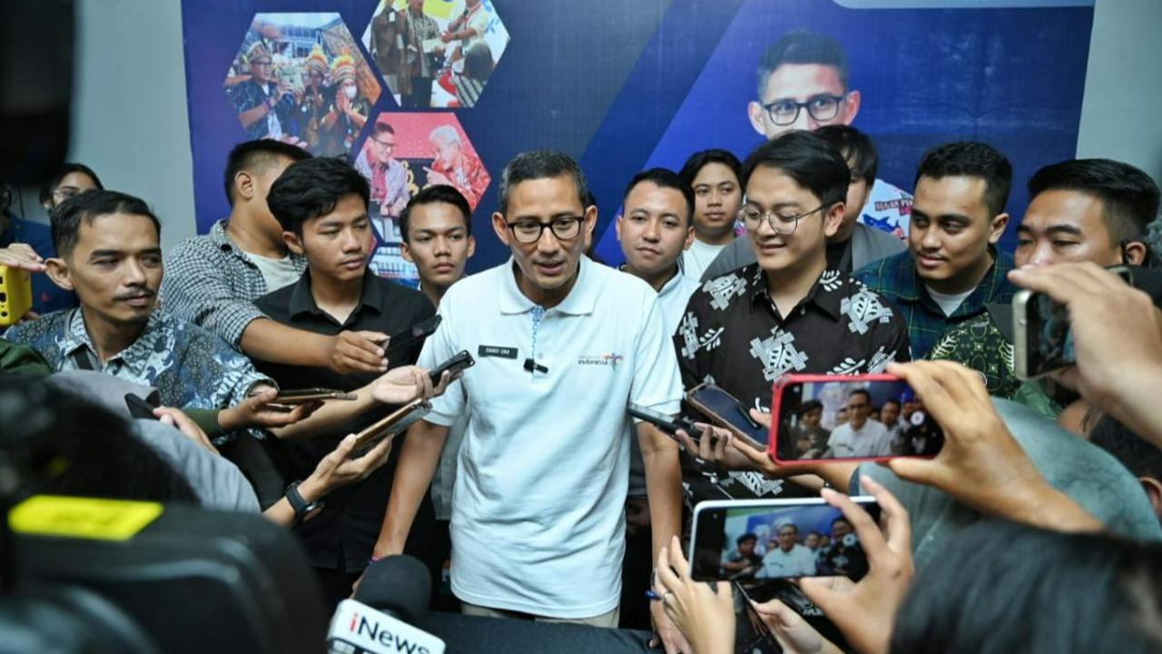 Kolaborasi menjadi kunci, dan Pemerintah bersedia untuk menjadi mitra dalam menciptakan lapangan kerja dan menggerakkan perekonomian Indonesia menuju kebangkitan yang lebih besar.<br>