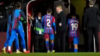 Ronald Koeman dipecat dari jabatannya sebagai pelatih Barcelona setelah menelan kekalahan 0-1 dari Rayo Vallecano pada laga pekan ke-11 La Liga di Estadio de Vallecas, Kamis dini hari WIB. (AP Photo/Manu Fernandez)