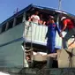 Kapal penyelundup itu membawa 25 ton beras dan 35 ton barang bekas. (Liputan6.com/Ajang Nurdin)