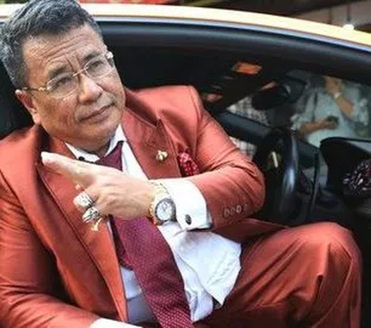 Netizen pun memberikan komentar beragam atas postingan Hotman. Banyak yang setuju, tapi tak sedikit pula yang berbeda pendapat.