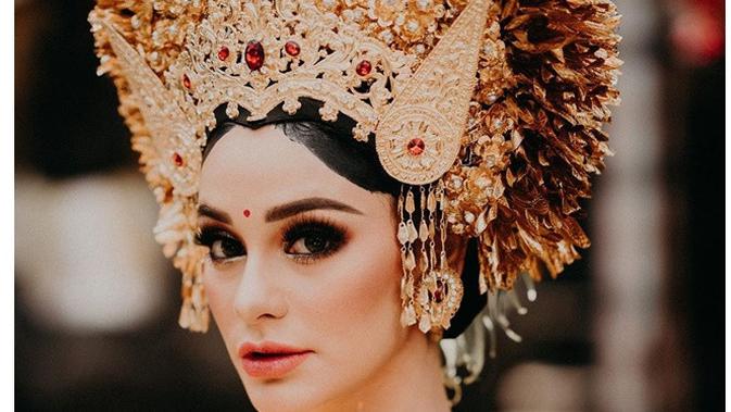 Diisukan Pindah Agama Ini 5 Fakta Tentang Nora Alexandra Kekasih Jerinx Sid Hot Liputan6 Com