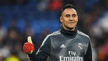 1. Keylor Navas - Kehilangan tempat di skuat Real Madrid membuat Navas harus segera mencari pelabuhan baru. Bermodalkan sudah menjuarai Liga Champions menjadi nilai plus dari Navas. (AFP/Gabriel Bouys)