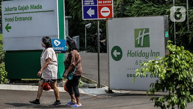 FOTO: Polisi dan Tentara Jaga Hotel Tempat Karantina Warga India