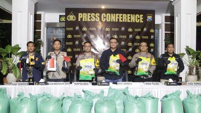 Kemas Ulang Beras Subsidi SPHP di Gudang Beji Terbongkar, 4 Orang Ditangkap