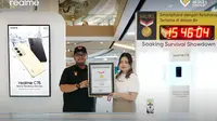 Realme C75 mendapatkan rekor MURI untuk Smartphone dengan Ketahanan Terlama di Dalam Air. (Dok: Realme Indonesia)