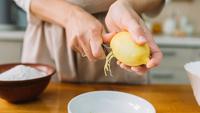 How to Zest a Lemon With and Without a Zester: 4 Simple Methods