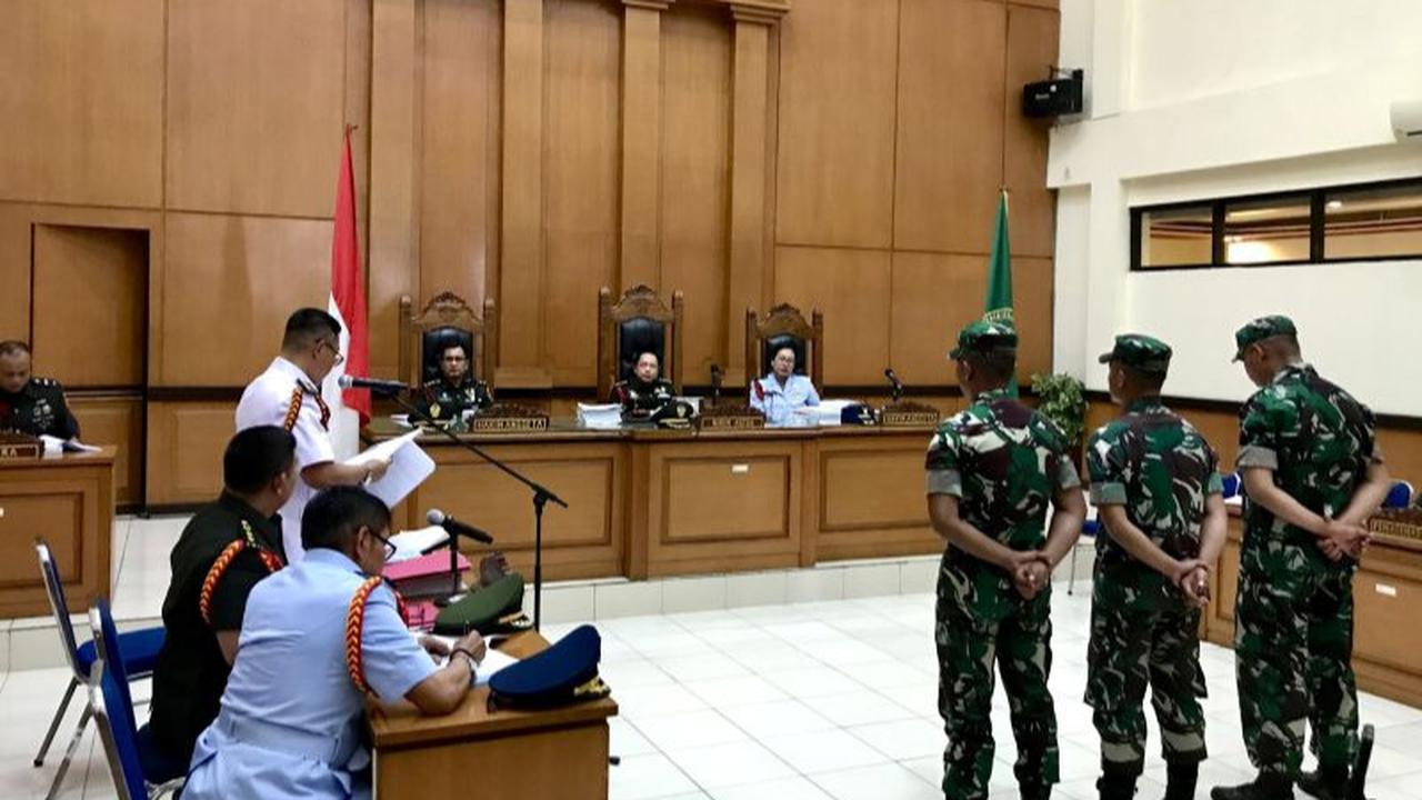 Setelahnya, Praka RM cs langsung menghadap ke kuasa hukumnya dan menyatakan akan melakukan upaya pleidoi.<br>