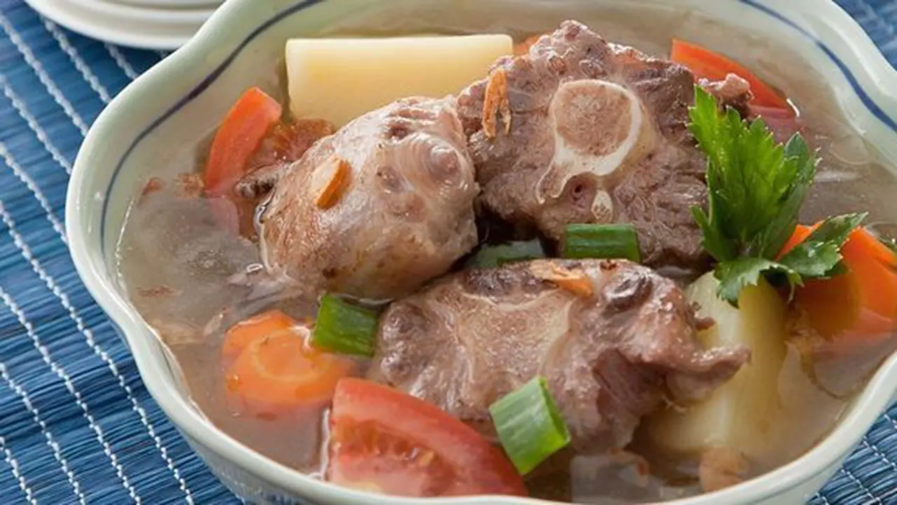 Sop tulang sapi segar/copyright: resepcaramemasak