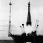 Foto peluncuran satelit Sputnik I oleh USSR. Source: siborg2/imgur