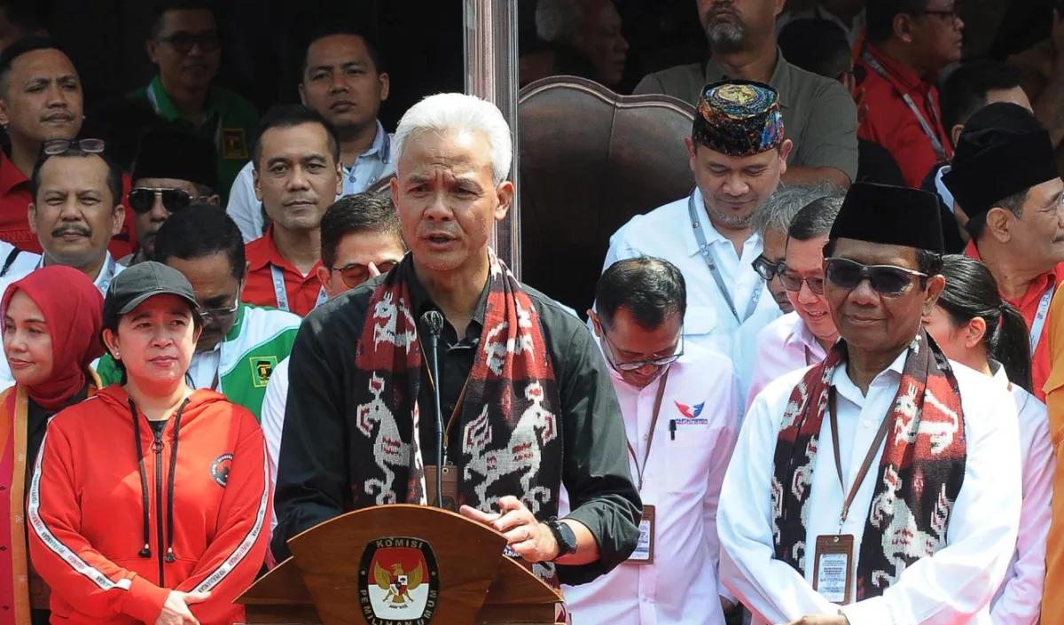 Visi keduanya ada di halaman 11 dokumen tersebut.