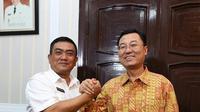 Walikota Cirebon Nasrudin Azis dan Dubes China untuk RI Xie Feng (Foto: Panji Prayitno)