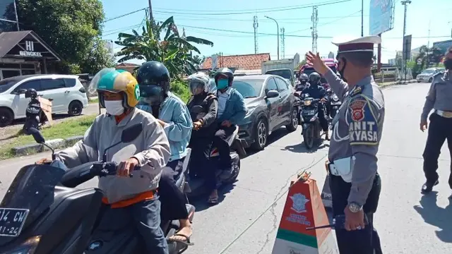 Akses Menuju Kota Cirebon Ditutup Total